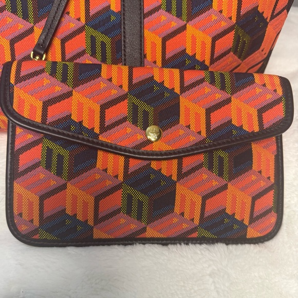 MCM Cubic Monogram Jacquard Tote Bag & Pouch - Picture 10 of 16